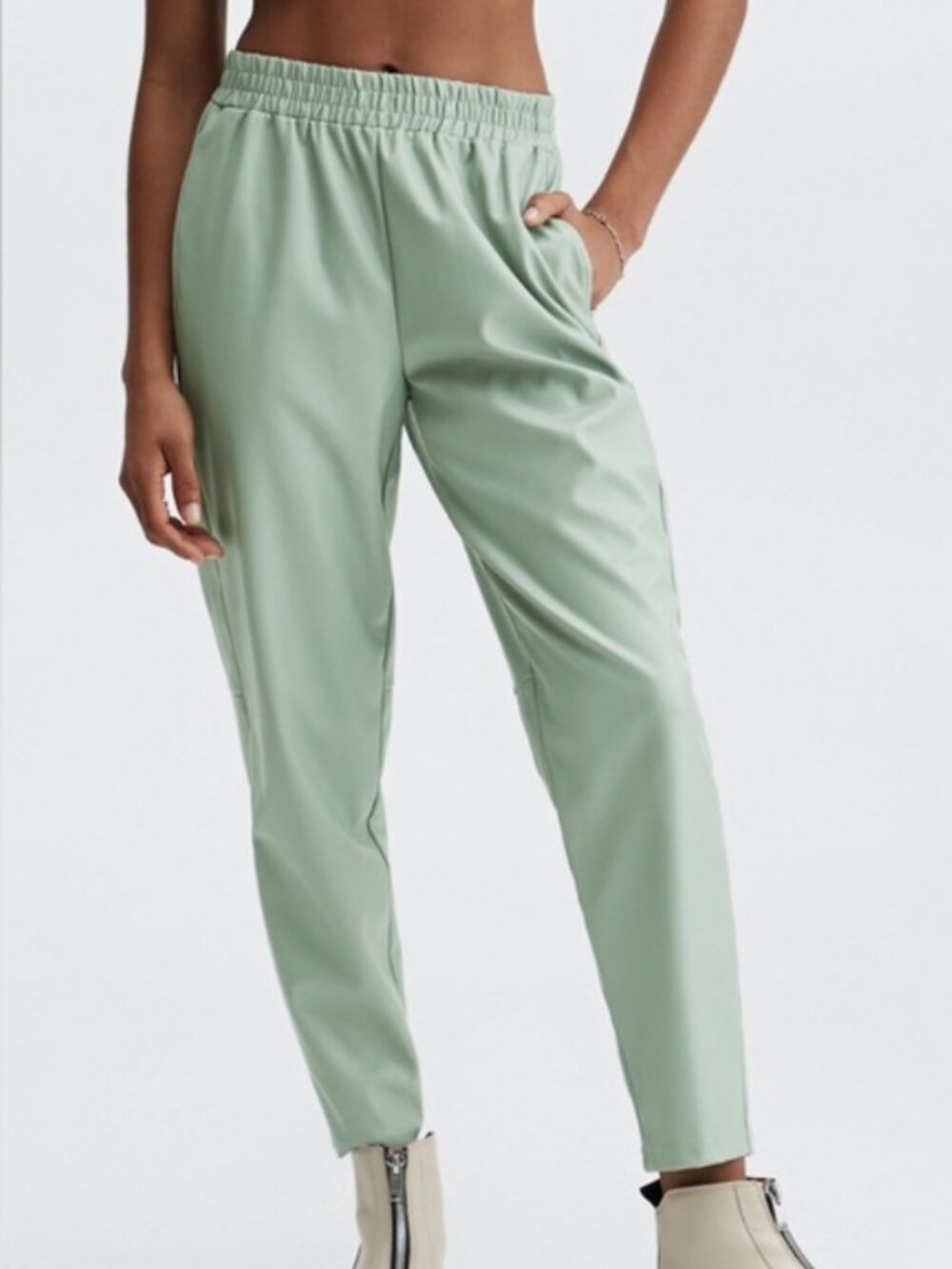 Fabletics Mint Green Wide-Leg Baggy Joggers